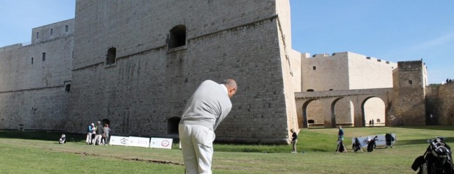 Barletta – Il fossato del Castello diventa una campo da golf