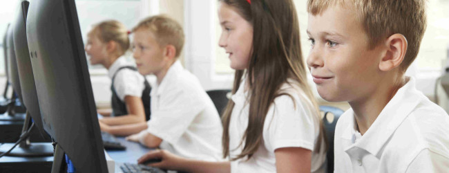 Trani – La fondazione Megamark dona 10 computer alla scuola elementare De Amicis