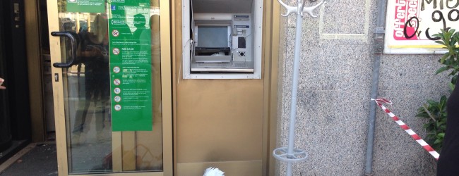 Trani – Assalto al bancomat di piazza Albanese, ingenti i danni