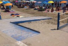 Trani – Mare per i disabili: ripristinata la vecchia pedana della spiaggia di Colonna