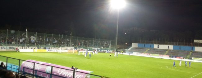 Fidelis Andria – Il leone azzanna il lupo: 2-0 al Cosenza, riecco i play-off