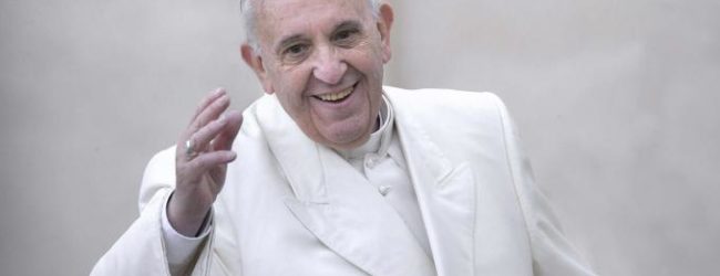 Pasqua – Papa Francesco: ‘Il denaro non è senso della vita’