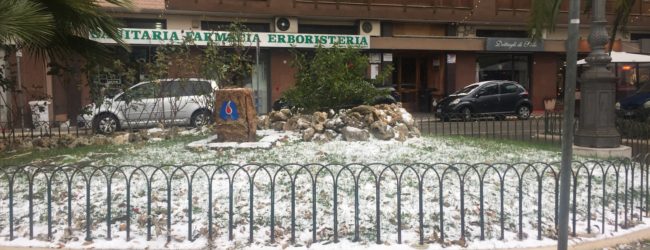 La neve è caduta anche a Trani: numeri utili e iniziative per riscaldamento scuole