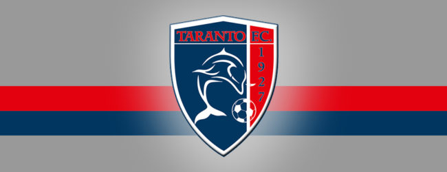 Calcio: teppisti incappucciati aggrediscono giocatori Taranto