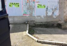 Trani – Il sindaco fa rimuovere la “scaletta” in prossimità dell’ex passaggio a livello di via Andria