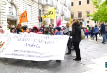 VIDEO – Andria, Marcia della Legalità: manifestazione contro le mafie e il ricordo del Prof. Palumbo