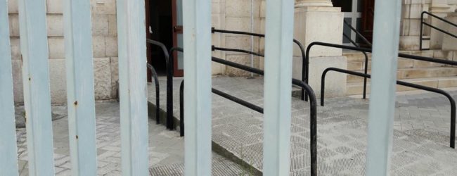 Barletta – M5S: “Procediamo alla rimozione della recinzione di Piazza Umberto”