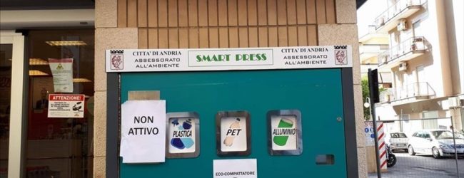 Andria – Installati 11 eco-compattatori di plastica e alluminio in città: chi differenzia viene premiato