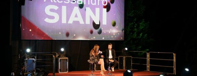 Andria – Alessandro Siani: successo di pubblico tra risate e solidarietà