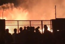 VIDEO. Andria – In fiamme un deposito di pedane