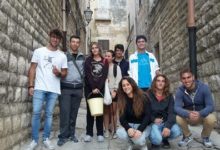 Trani – Gli studenti democratici tornano a far splendere vico “Cesare Battisti”
