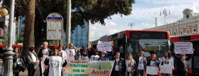 Andria-Corato – Scontro treni, protesta parenti vittime: Regione tolga concessione a Ferrotramviaria