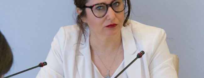 Andria – Restitution Day: la consigliera Grazia Di Bari dona un defibrillatore