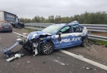 Trani-Molfetta: tir tampona auto polizia su A14, due feriti