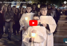 Andria – Processione dei Misteri: migliaia i fedeli nel Venerdì Santo. VIDEO