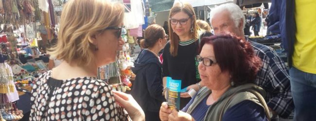 Bisceglie – Tonia Spina incontra i cittadini al mercato settimanale in zona Seminario