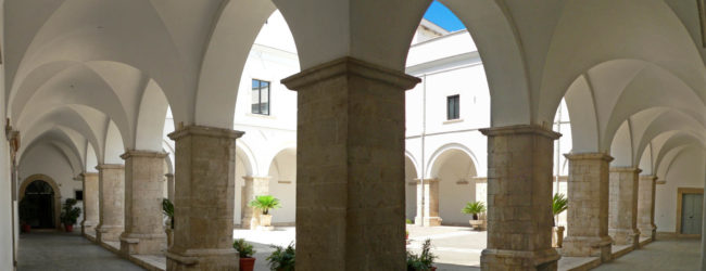 Andria – “Puglia. In viaggio per sinagoghe e giudecche”: Scaltrito Maria Pia presenta il suo libro