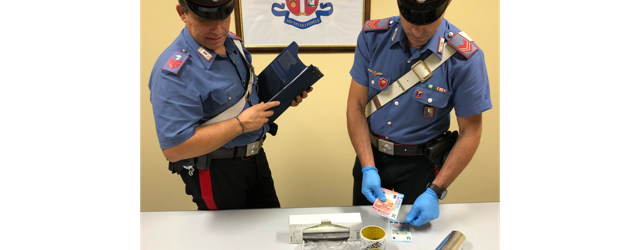 Bisceglie – Alla vista dei Carabinieri buttano la droga nel wc. Arrestata una coppia che spacciava in casa