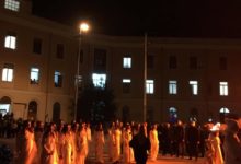 Trani – Notte del Liceo Classico: al “De Sanctis” fiaccolata della classicità. VIDEO