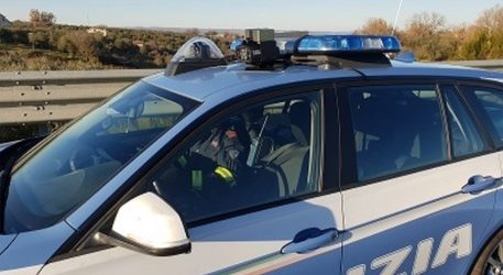 Andria – Polstrada, avverte malore e si lancia giù dal tir: salvato autotrasportatore