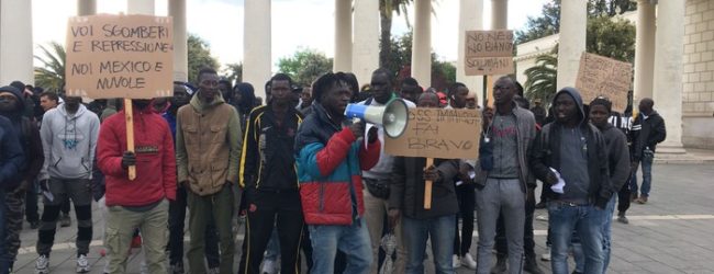 Foggia – Corteo migranti: “No a 3 euro l’ora”