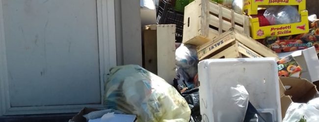Barletta – Bar.S.A., piazza Divittorio nel mirino dei rifiuti, Cianci: “Gli incivili devono essere sanzionati”