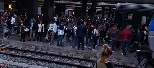 Ferrovie: interrotta circolazione sulla tratta Firenze-Roma. Italia divisa da rivendicazione anarco-insurrezionalista