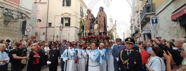 Trani – Solenne processione in onore dei Santi Medici Cosma e Damiano. VIDEO