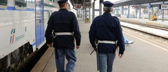 Barletta – Ruba cellulare sul treno Foggia-Bari: arrestato senegalese dalla Polizia Ferroviaria