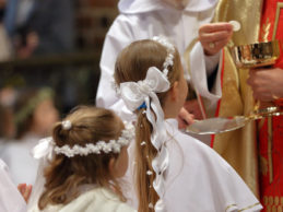 Andria – “Ripartono le celebrazioni dei Sacramenti”: la dichiarazione del Vescovo Mansi